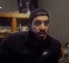 عزيز نفس: كيف تواجه التحديات بثقة