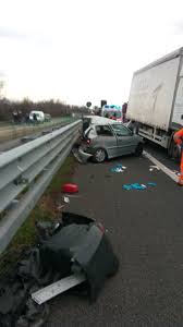 Kur zapiał 😉 nie da podrzemać przyszedł i pogadać chce😂. Incidente Mortale In A23 Aggiornamento Foto Ore 18 03 Autostrada Riaperta Trieste News