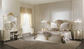 Esistono anche modelli di poltrona da camera adatte a ogni contesto, moderno, classico, vintage o shabby. Sedia Classica Per Camere Da Letto Idfdesign