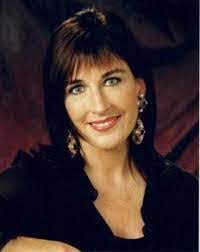 Annette Teer's Instagram, Twitter & Facebook