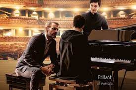 La tradition védique a sauvegardé pour nous cette précieuse connaissance sur le lien entre les formes que créent des doigts et les vibrations que chacune de ces formes produit. Babylon In Berlin Kinderwagenkino Au Bout Des Doigts