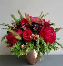 Send peonies, flowers, tulips, orchids, plants, assorted premium roses to dallas, texas. A Sultry And Stylish Arrangement Featuring Peonies Roses Ranunculus And Anemone Christmas Flower Arrangements Flower Arrangements Flower Arrangement Designs