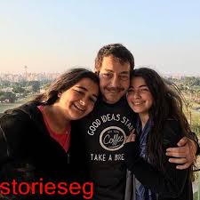 ممثلة مصرية شابة ابنة الفنان احمد زاهر لها اخت وهي ملك أحمد زاهر.ليلى احمد زاهر احدث اعمالها مسلسل الفتوة عام 2020 ظهرت في برنامج منى الشاذلي مع والدها الفنان احمد زاهر. Ù„ÙŠÙ„ÙŠ Ø§Ø­Ù…Ø¯ Ø²Ø§Ù‡Ø± Ø¹Ù…Ø±Ù‡Ø§ Ø¯ÙŠØ§Ù†ØªÙ‡Ø§ Ø¬Ù†Ø³ÙŠØªÙ‡Ø§ Ø£Ø¹Ù…Ø§Ù„Ù‡Ø§ ÙˆØ£ÙƒØ«Ø±