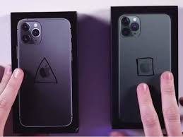 There S A Fake Iphone 11 Pro Max Can You Find The Difference