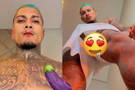 Dynho Alves batendo punheta olhando a mulher Mirella pelada