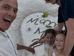 Olivia & Viola 11 years 🇩🇰❤️ Merry Christmas ❤️