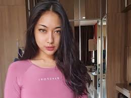 Sebelum akan resmi dinikahi sule, pria ini sempat hadir di. Ini Profil Anindita Hidayat Selebgram Ayu Yang Dikabarkan Tengah Dekat Rizky Febian