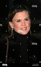 Anne Hart's Instagram, Twitter & Facebook