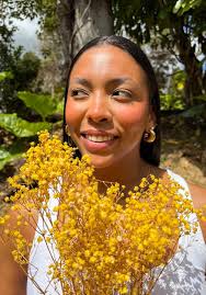 Vibras Artísticas: Marzo 2025 by Departamento de Comunicaciones UAGM Cupey 