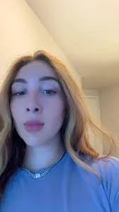 Nikki Hoover's Instagram, Twitter & Facebook