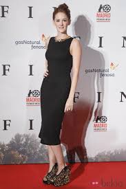 She is an actress, known for cable girls (2017), pieles (2017) and my big night (2015). Ana Maria Polvorosa En El Estreno De Fin En Madrid Photocall Y Premiere De Fin En Madrid Foto En Bekia Actualidad