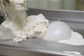 La mozzarella di bufala è un alimento buono e dal gusto tutto particolare, con un equilibrio perfetto fra dolcezza e sapidità, e una consistenza davvero inconfondibile, elastica ma non troppo, morbida e lattiginosa. Mozzarella Di Bufala Congelata Il Testo Dell Interpellanza Parlamentare