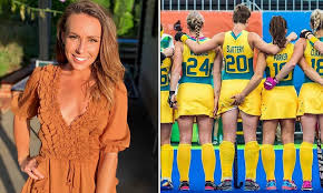 August 2, 2021 cute moment of officers on duty pause their covid patrol to give a dog a frisbee in a sydney park. Women S Afl Star Georgie Parker Hits Back After She Was Called Out For Squeezing Team Mate S Bum Daily Mail Online