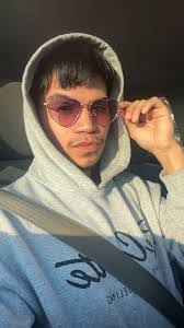 Durell Green's Instagram, Twitter & Facebook