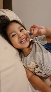 2 eating locations within 3 hours 🤣 Tuesday well-spent 🤩 Happy birthday  (lagi), bugemSel. Hahahaha (selalu), pakgemDen 🤣 "To have a friend is to  be one (not to buy one). Fame is