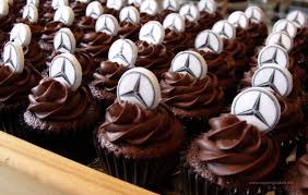 Cupcakes Con Logo Mercedes Benz Quieres Que La Tuya Luzca Igual De Dulce Llama Al 618192757 O Escribe A Info Cupping No Bake Cake Candy Buffet Mini Cupcakes