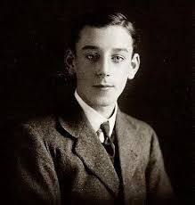 Edward Critchley's Instagram, Twitter & Facebook