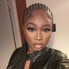 Isabel Williamson's Instagram, Twitter & Facebook