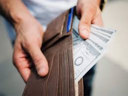 German marks (this was 1977) english i would take a picture of what i found and give the full wallet to the nearest police station to be returned to the rightful owner. Why A Wallet Full Of Cash Is More Likely To Be Returned Than An Empty One Times Of India