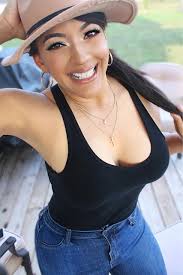 Ganete una Cartera Nicole Lee