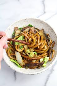 Hong Kong Shanghai Noodles With Mushrooms And Cabbage Katie At The Kitchen Door Recipe Stuffed Mushrooms Vegetarian Recipes Shanghai Noodles