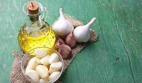 At home we make a garlic hair oil using garlic, peppercorns, dried ginger and cumin seeds for using as a pre shampoo treatment. Benefits Of Garlic For Hair Be Beautiful India