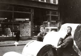 Nun ja, es war wohl eher „liebe, herz, schmerz oder. Sollen Manner Geschirr Spulen Ein Historisches Szenario Der Jugendkultur In Wanne Eickel 1956 57 Herne Von Damals Bis Heute