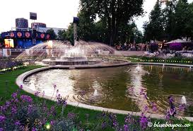 This ticket includes a free soft drink and popcorn or cotton candy. Lohnt Sich Der Freizeitpark Tivoli In Kopenhagen