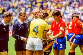 Tagged makes it easy to meet and socialize with new people through games, shared interests, friend suggestions, browsing profiles, and much more. Hemeroteca Rmcf V Twitter Edinho Y Camacho Intercambian Los Banderines Ante La Mirada Del Australiano Bambridge En La Previa Del Espana Brasil Del Mundial De Mexico Disputado Tal Dia Como Hoy En 1986