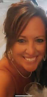 Melissa Grether's Instagram, Twitter & Facebook