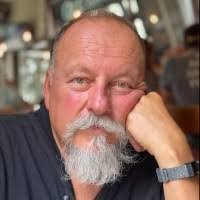 Robert Huntsinger's Instagram, Twitter & Facebook