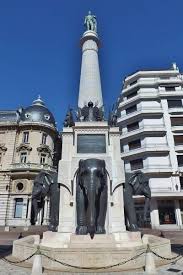 La Fontaine Des Elephants A Chambery Guide Du Tourisme De La Savoie Rhone Alpes Chambery Vacances En France Chambery France