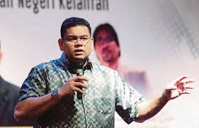 Komen lokman noor adam tentang konspirasi di antara ahmad zahid hamidi dan anwar ibrahim. Lokman Adam To Run For Umno Youth Chief Post