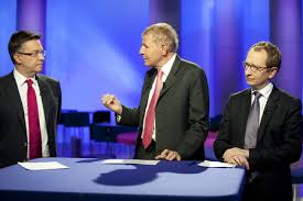 Image of Reuters Group plc Finance Director David Grigson (L) and Chief