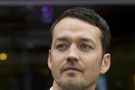 Rupert Sanders' wife seeks divorce