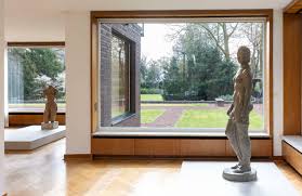 They were built between 1928 and 1930 in the bauhaus style. Krefeld Grossartige Schau Mit Lehmbruck Kolbe Und Mies Im Haus Lange