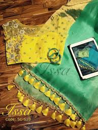 Pin By Julna On Dresses Indian Saree Blouses Designs Designer Saree Blouse Patterns Blouse Design Models