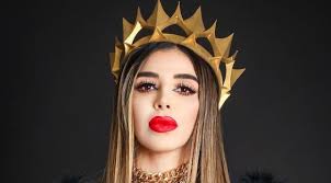 The wife of the notorious drug lord el chapo is a former beauty queen who unwaveringly supports her husband. Ojqsabzfbjzhgm