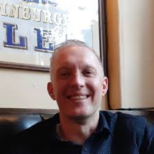 In February, we had the pleasure of meeting Danielle and Kieron to present  Snövargar with the Business of the Month Award.