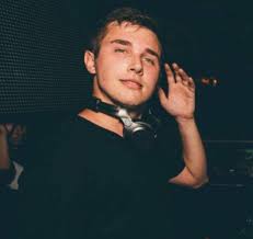 Marshmello is the pseudonym of american dance music producer and dj christopher comstock. Chris Comstock Dj Dotcom Marshmello Dj Djs Chris