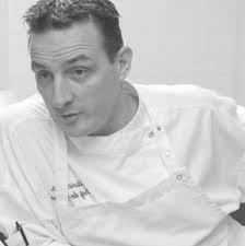 Tot mijn grote verbazing en met veel verdriet heb ik net kennisgenomen van  het plotselinge overlijden van Edwin Loos. Edwin was jarenlang het kloppend  hart van restaurant Le Défi in Sprang-Capelle… |