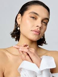 Smiley Jones's Instagram, Twitter & Facebook