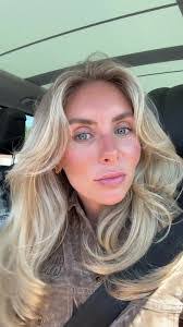 Bonnie Couch's Instagram, Twitter & Facebook