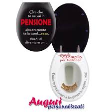 Biglietto Fustellato A Forma Di W C Di Cm 15x22 Un Simpatico E Divertente Biglietto D Auguri Che Oltre A Festeggiare Divertente Pensionamento Idee Divertenti