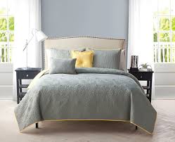Rmser switchedonaudrey knows how to make a statement with her yellow and gray bedroom. Yellow And Gray Bedding That Will Make Your Bedroom Pop