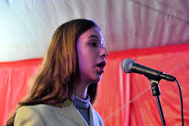 𝗙𝗲𝘀𝘁𝗲𝗷𝗼𝘀 𝗱𝗲 𝗡𝗮𝘁𝗮𝗹 𝗮𝗻𝗶𝗺𝗮𝗿𝗮𝗺 𝗮 𝘁𝗮𝗿𝗱𝗲 𝗱𝗲  𝗱𝗼𝗺𝗶𝗻𝗴𝗼 𝗲𝗺 𝗘́𝘃𝗼𝗿𝗮 O programa de Natal em Évora continua a  oferecer um leque variado de atividades e muita animação, tendo a tarde de  domingo,