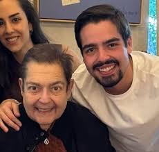 Candidato do The Voice Brasil alfineta Preta Gil pelo Twitter