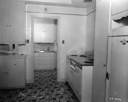 Find 1930s kitchen decorating ideas and inspiration to add to your own home. How The Kitchen Has Changed Over 100 Years Vintage Kitchens
