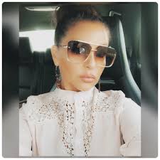 Have you seen the trend online of people swapping their favorite lip liners  for Sharpie markers? Contact dermatitis is probably not the look you're  going for. 😬 Jen from Pittsburgh's Poison Center