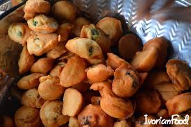 En Passant Les Beignets De Haricot Vert Ivorianfood Haricots Verts Alimentation Beignets
